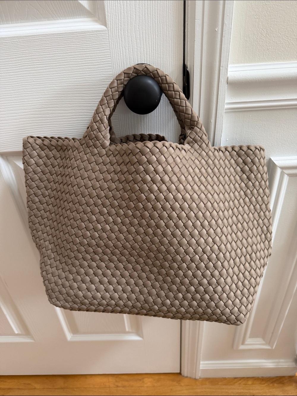 Naghedi St Barths Medium Tote in Cashmere - NWT - Picture 4 of 8